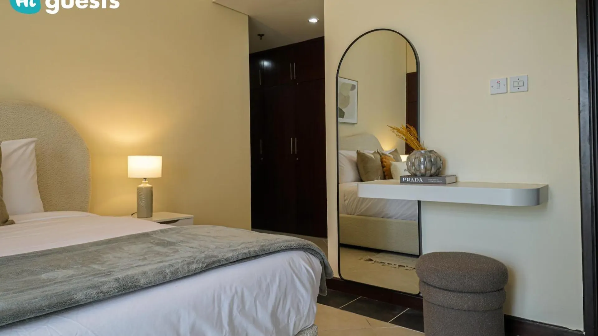 Apartment Ferienwohnung Higuests - Elegant Family Retreat In Dubai'S Deira 3Br Oasis