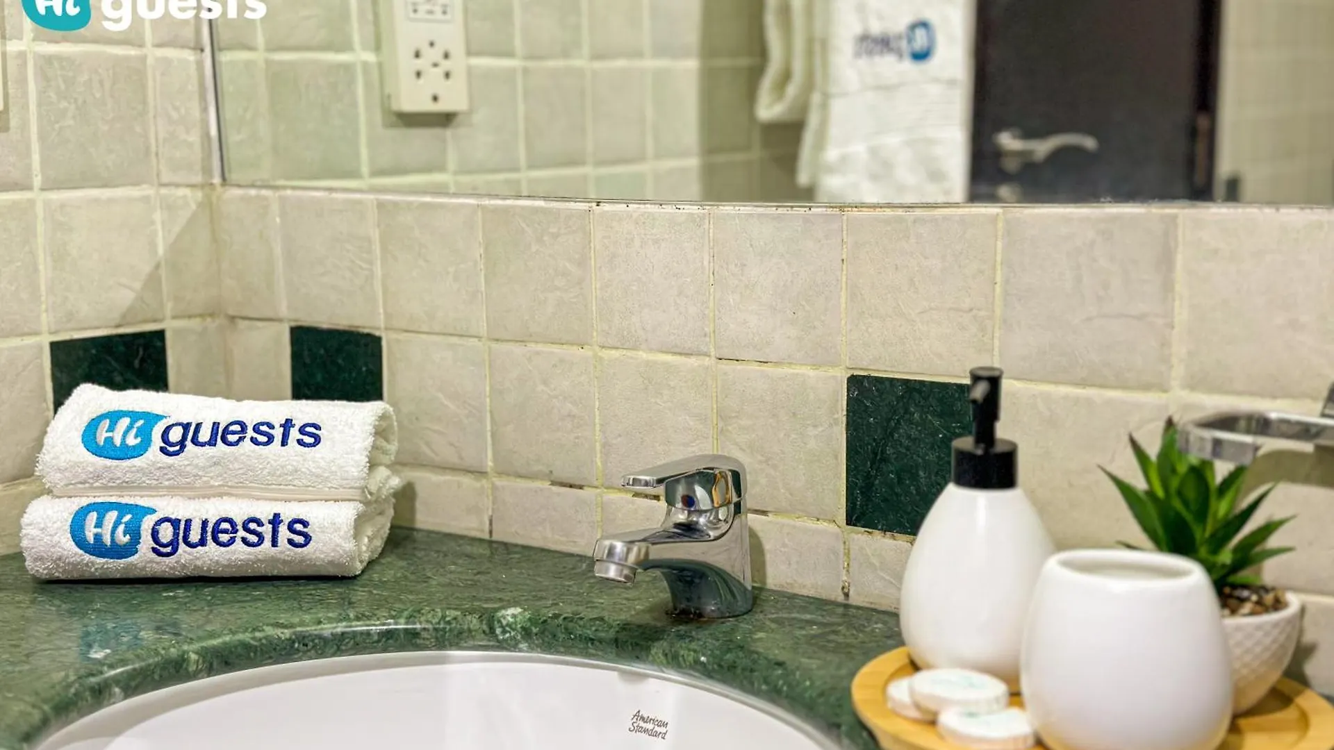 Ferienwohnung Higuests - Elegant Family Retreat In Dubai'S Deira 3Br Oasis Apartment Dubai